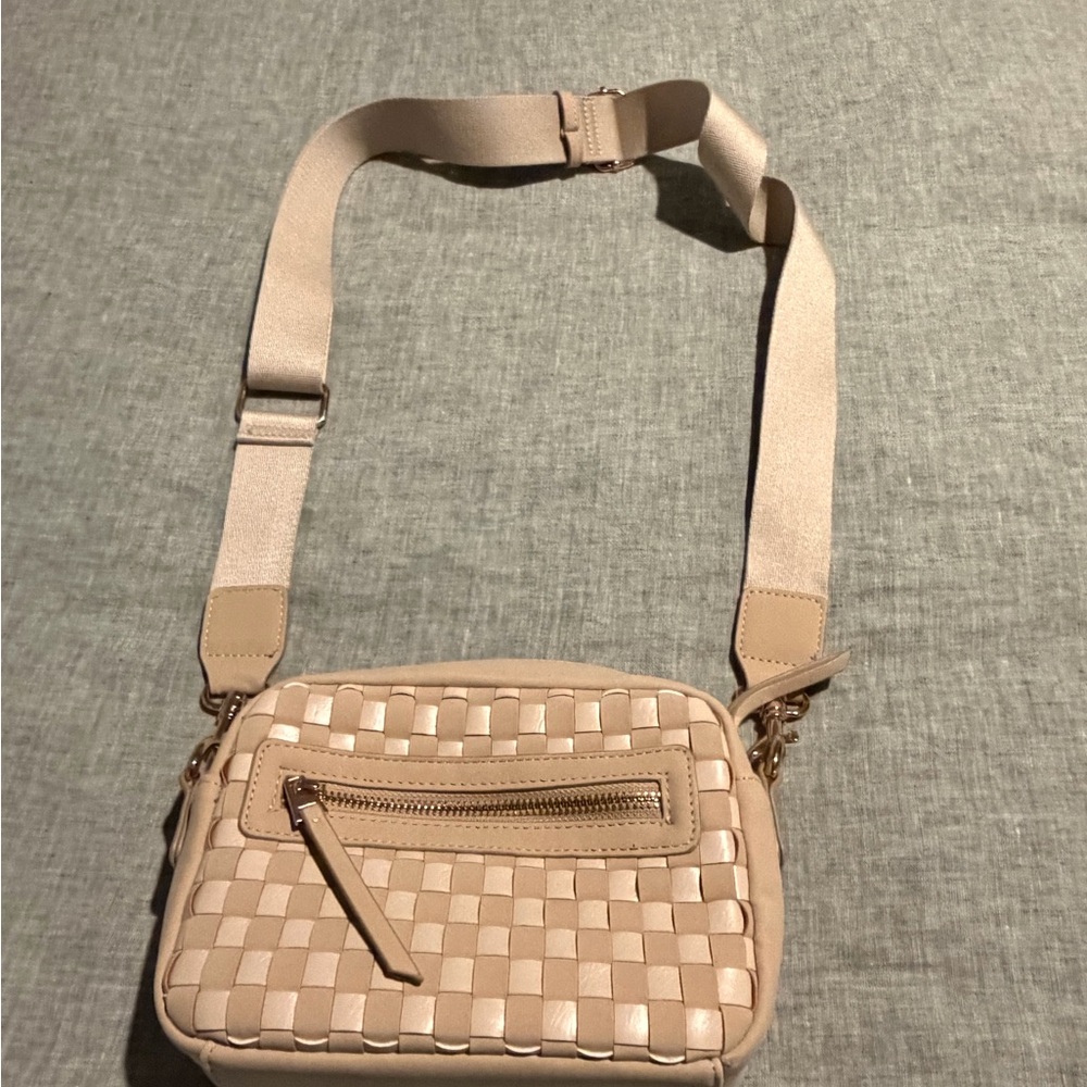 Elegant Beige Woven Crossbody Bag